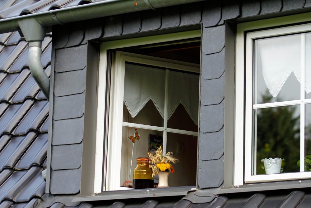 bay window outside trim