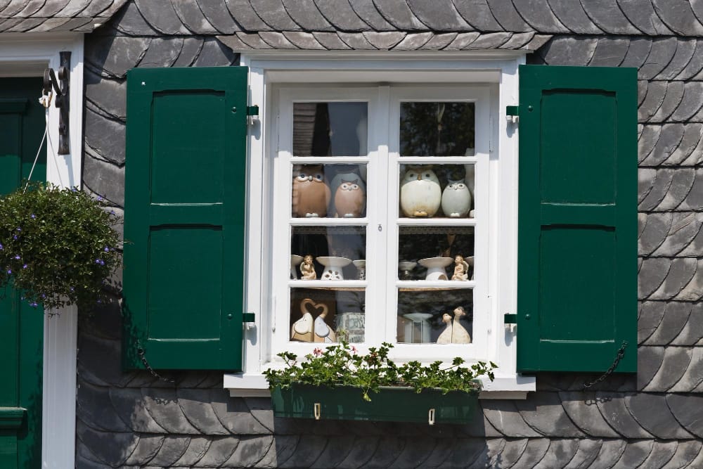 Bay Window Outside Trim Ideas That Improve Curb Appeal and Protection